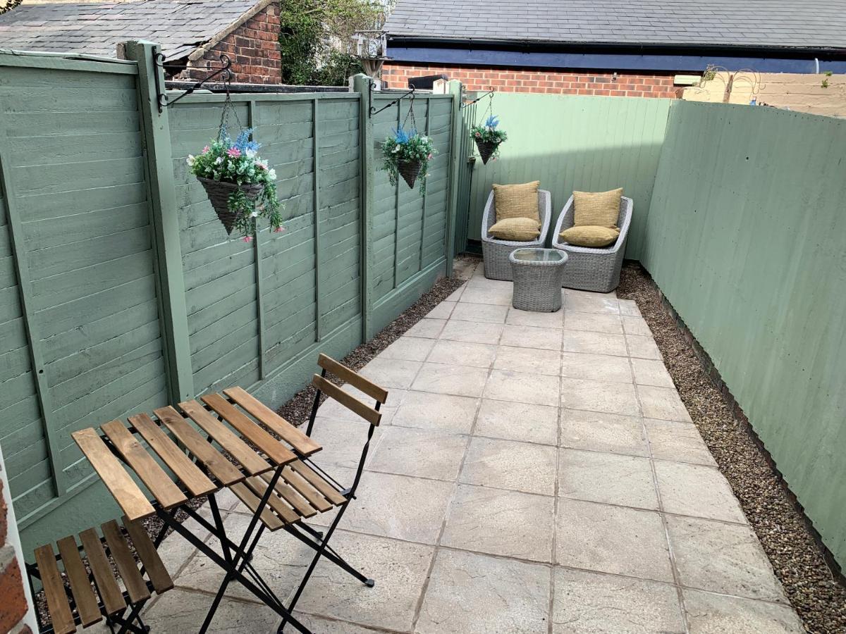 Contemporary & Chic Inner Terrace 5 Mins From Barnsley Town Centre エクステリア 写真